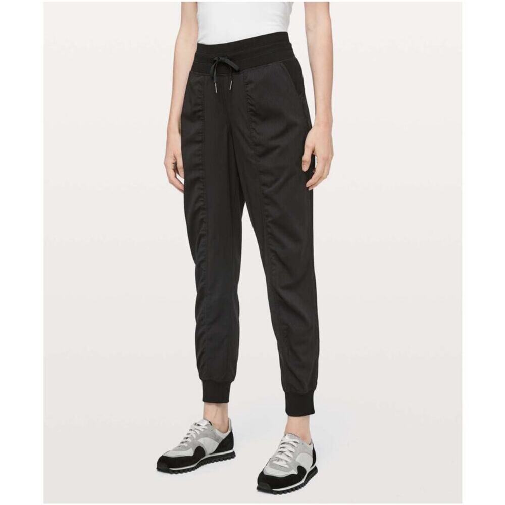 Lululemon Pants Women 10 Black Dance Studio Jogger Athletic Sporty Travel Active